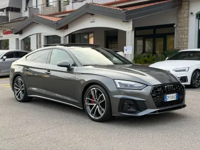 Usata Audi A5 Sportback S-Line 204 CV (150 kW) 2022 Daytonagrau perleffekt Utilitaria
