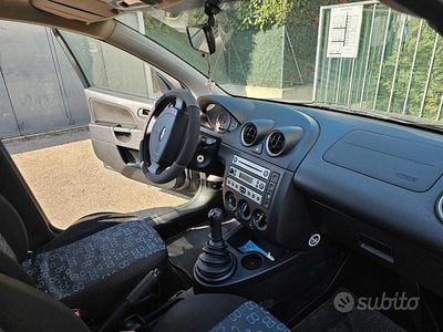 Usata Ford Fiesta 2004 Utilitaria