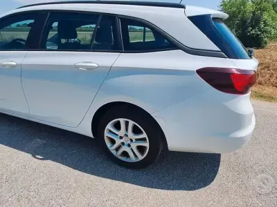 Usata Opel Astra 110 CV (80 kW) 2017 Bianco Station wagon
