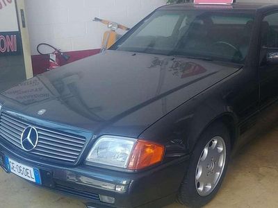 Begagnad Mercedes SL300 231 HK (169 kW) 1993 Svart Cab