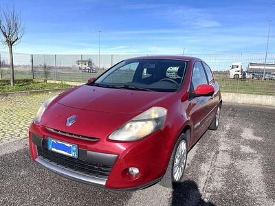 Usata Renault Clio II LE 75 CV (55 kW) 2009 Other Berlina