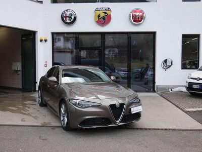 Usata Alfa Romeo Giulia Super 180 CV (132 kW) 2017 Marrone Berlina