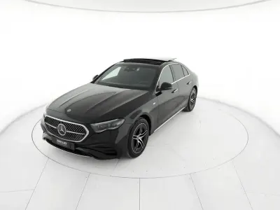 Usata Mercedes E300 AMG Line Premium Plus 313 CV (230 kW) 2025 Nero ossidiana metallizzato Berlina