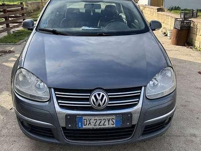 Usata VW Jetta Comfortline 105 CV (77 kW) 2009 Grigio Berlina