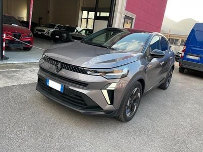 Usata Renault Captur Techno 158 CV (116 kW) 2024 Grigio SUV