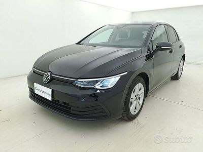 Usata VW Golf VIII Life 131 CV (96 kW) 2022 Nero Berlina