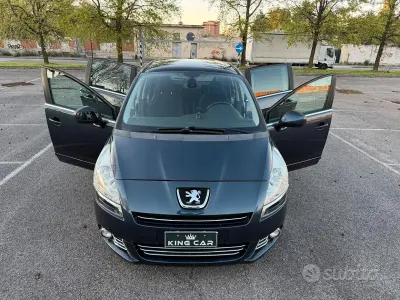 Usata Peugeot 5008 Active 112 CV (82 kW) 2012 Nero Monovolume