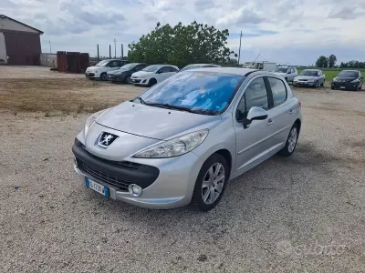 Käytetty Peugeot 207 90 HP (66 kW) 2009 Harmaa Sedan