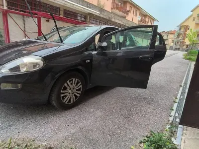 Usata Fiat Grande Punto 90 CV (66 kW) 2012 Nero Utilitaria