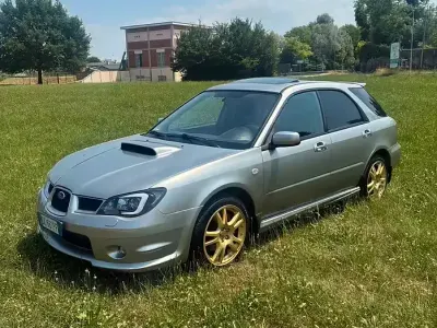Usata Subaru WRX 230 CV (169 kW) 2006 Grigio Station wagon
