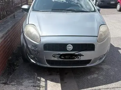 Usata Fiat Grande Punto 65 CV (47 kW) 2007 Grigio Utilitaria