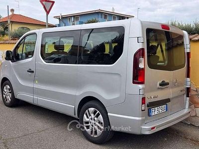 Usata Opel Vivaro 125 CV (91 kW) 2018 Argento Monovolume