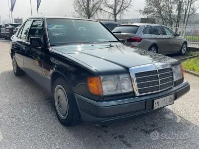Occasion Mercedes E200 122 ch (89 kW) 1991 Noir Berline