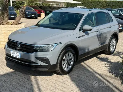 Usata VW Tiguan Life 122 CV (89 kW) 2022 Grigio SUV