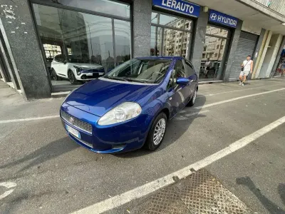 Usata Fiat Grande Punto Dynamic 77 CV (56 kW) 2009 Blu/azzurro Utilitaria