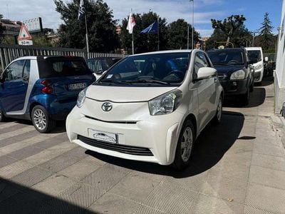 Usata Toyota iQ Sol 68 CV (50 kW) 2010 Bianco Utilitaria