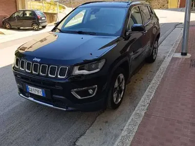 Usata Jeep Compass Limited 140 CV (102 kW) 2020 Nero SUV