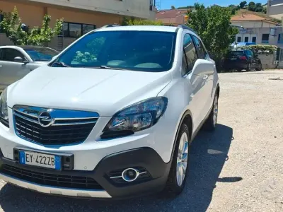 Usata Opel Mokka Cosmo 131 CV (96 kW) 2015 Bianco SUV
