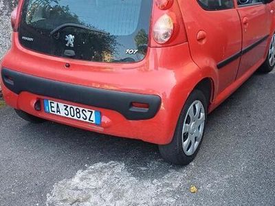 Rosso Usata 2010 Peugeot 107 Utilitaria | 3200 € (Buon prezzo)