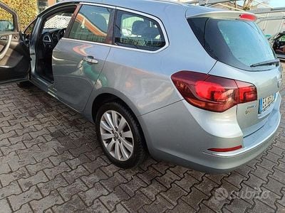 Usata Opel Astra Sport 60 CV (44 kW) 2013 Grigio Station wagon