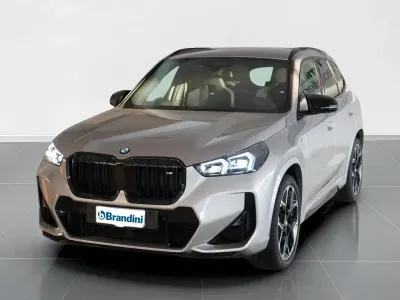 Nuova BMW X1 M Sport 317 CV (233 kW) 2026 Space silver metallizzato SUV