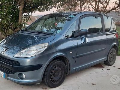 Grigio Usata 2005 Peugeot 1007 Monovolume | 1000 € (Buon prezzo)