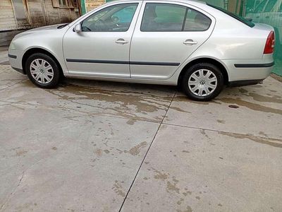 Usata Skoda Octavia Ambiente 105 CV (77 kW) 2004 Argento Berlina