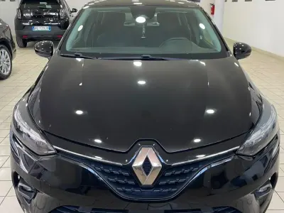 Usata Renault Clio V Initiale Paris 140 CV (102 kW) 2021 Nero Berlina
