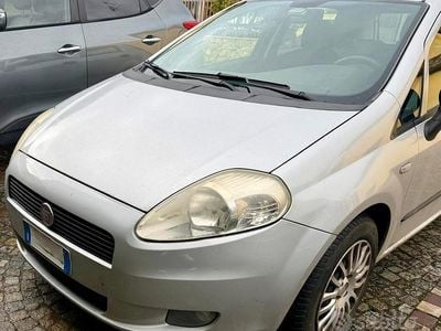 Usata Fiat Grande Punto 75 CV (55 kW) 2011 Grigio Utilitaria