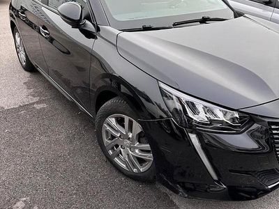 Usata Peugeot 208 68 CV (50 kW) 2021 Nero Utilitaria
