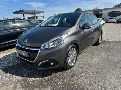 Usata Peugeot 208 Allure 82 CV (60 kW) 2018 Grigio Utilitaria