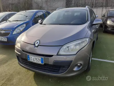 Brugt Renault Mégane Dynamique 110 HK (80 kW) 2010 Brun Sedan