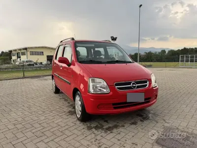 Usata Opel Agila 75 CV (55 kW) 2003 Rosso Monovolume