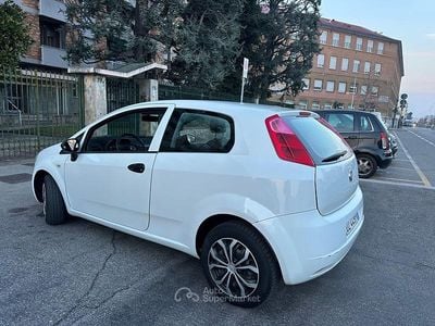 Usata Fiat Grande Punto 77 CV (56 kW) 2009 Utilitaria