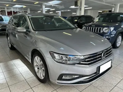 Usata VW Passat Business 150 CV (110 kW) 2022 Grigio Station wagon