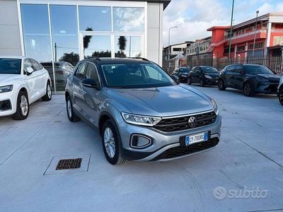 Usata VW T-Roc Life 115 CV (84 kW) 2025 Grigio SUV