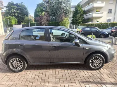 Usata Fiat Punto Evo Dynamic 65 CV (47 kW) 2011 Utilitaria
