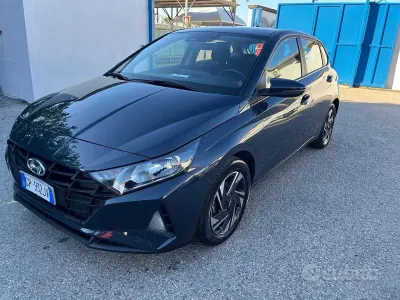 Begagnad Hyundai i20 84 HK (61 kW) 2023 Grå Halvkombi