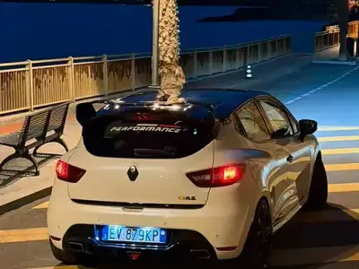 Usata Renault Clio IV R.S. 200 CV (147 kW) 2015 Berlina