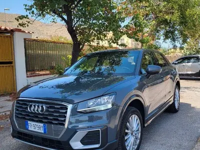 Usata Audi Q2 Business 116 CV (85 kW) 2018 Grigio SUV
