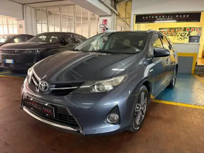 Second-hand Toyota Auris Touring Sports Lounge 99 CP (72 kW) 2014 Gri Break