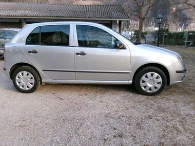 Usata Skoda Fabia 64 CV (47 kW) 2005 Argento Berlina