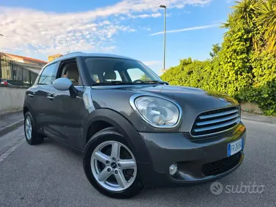 Begagnad Mini Countryman 111 HK (81 kW) 2012 Grå SUV