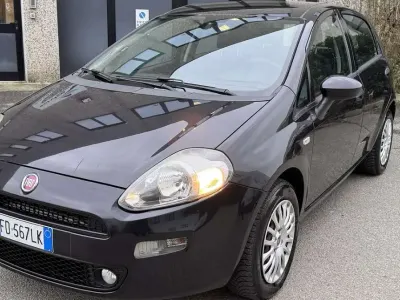 Usata Fiat Punto Lounge 77 CV (56 kW) 2016 Other Utilitaria