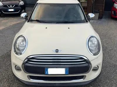 Usata Mini Cooper D 116 CV (85 kW) 2015 Beige Utilitaria