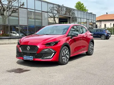 Nuova Renault Clio V Evolution 114 CV (83 kW) 2026 Rosso assoluto Berlina