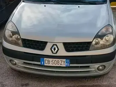 Usata Renault Clio 75 CV (55 kW) 2002 Berlina