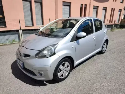 Usata Toyota Aygo 68 CV (50 kW) 2008 Grigio Utilitaria