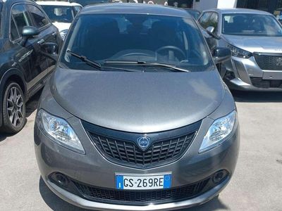 Usata Lancia Ypsilon Gold 69 CV (50 kW) 2024 Grigio metallizzata Utilitaria