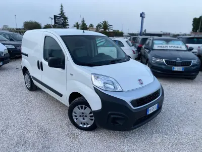 Begagnad Fiat Fiorino Trekking 80 HK (58 kW) 2019 Vit Minibuss